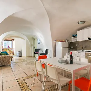 Moro 50 - Loft In Trastevere Apartment